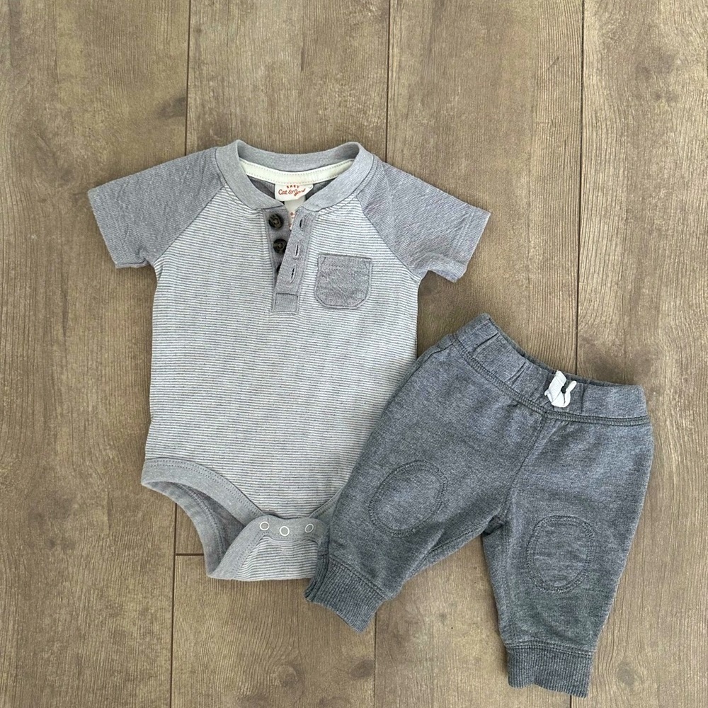 Carter’s & Cat & Jack 0-3 months Baby Boy matching outfit sweater